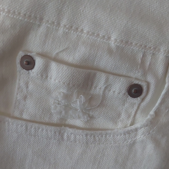 Zenana Outfitters Women's Off-White Jean Shorts - Picture 3 of 4